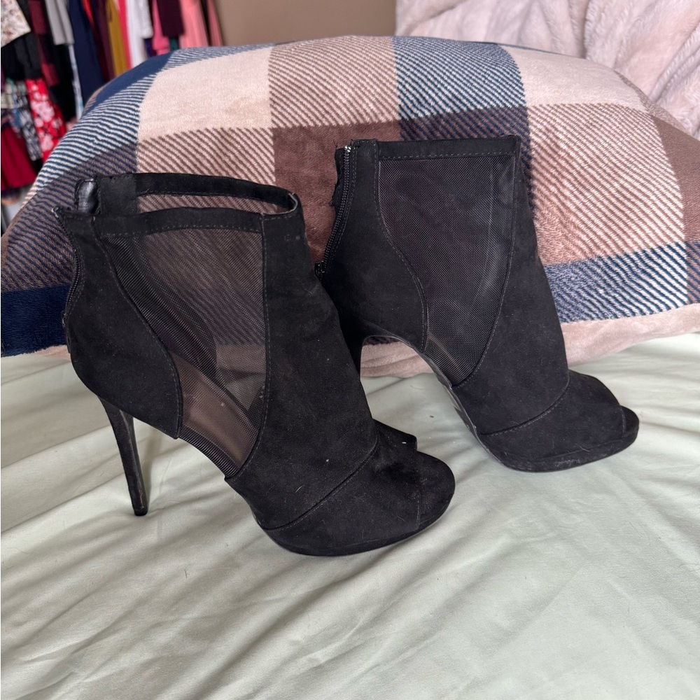 Charlotte Russe // Peep Toe High Heel Mesh Bootie // Women’s 9